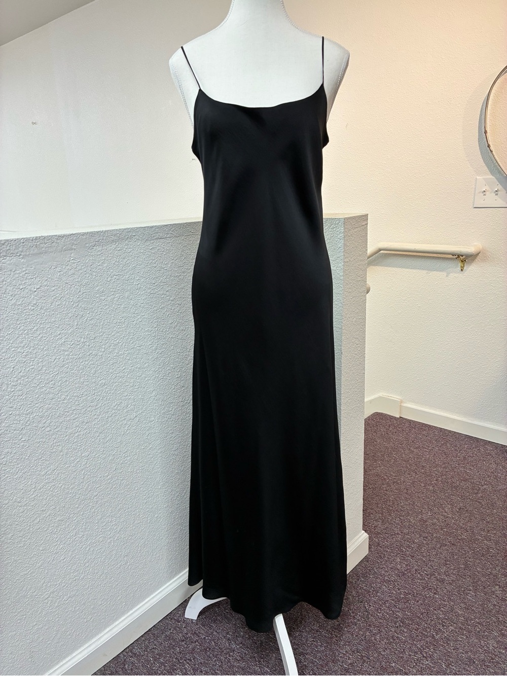 Vince Classic Black Slip Dress  Sleek Spaghetti Strap Pullover Size Large